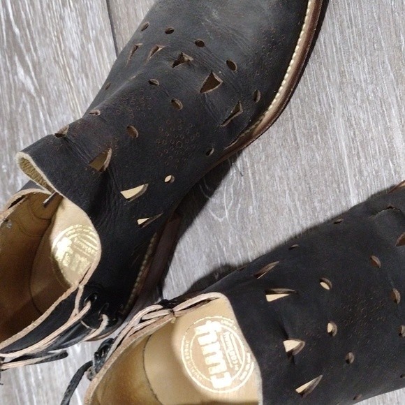 CWY by Coolway die cut dark grey leather booties. Size 7 - Picture 10 of 14